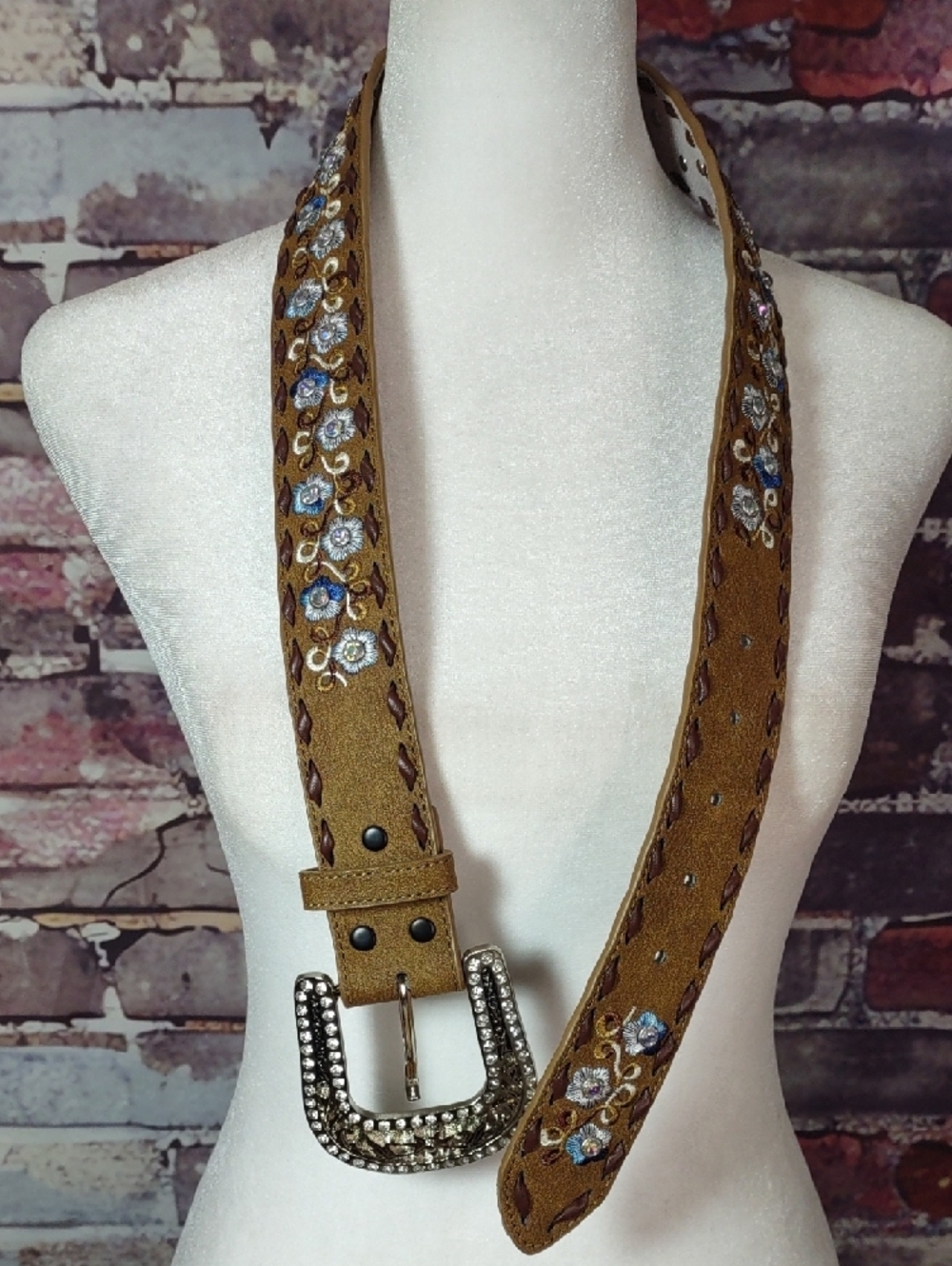Angel Ranch Embroidered Suede Belt with Rhinestone Accent - Picture 4 of 10